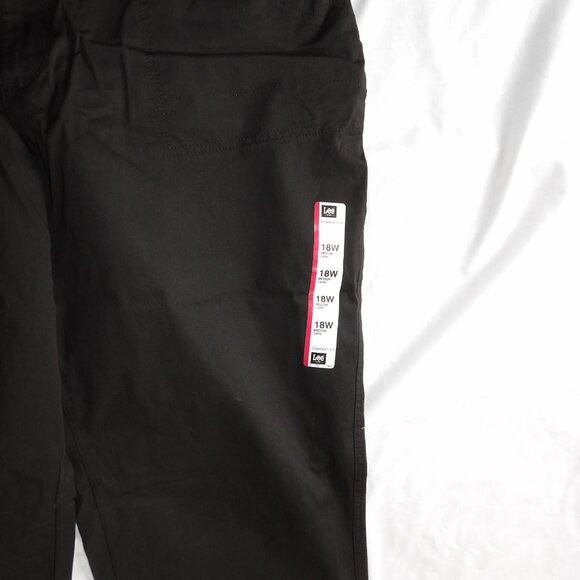 Lee Women's Comfort Fit Capri Pants, Black, 18W Medium, NWT - Picture 3 of 9